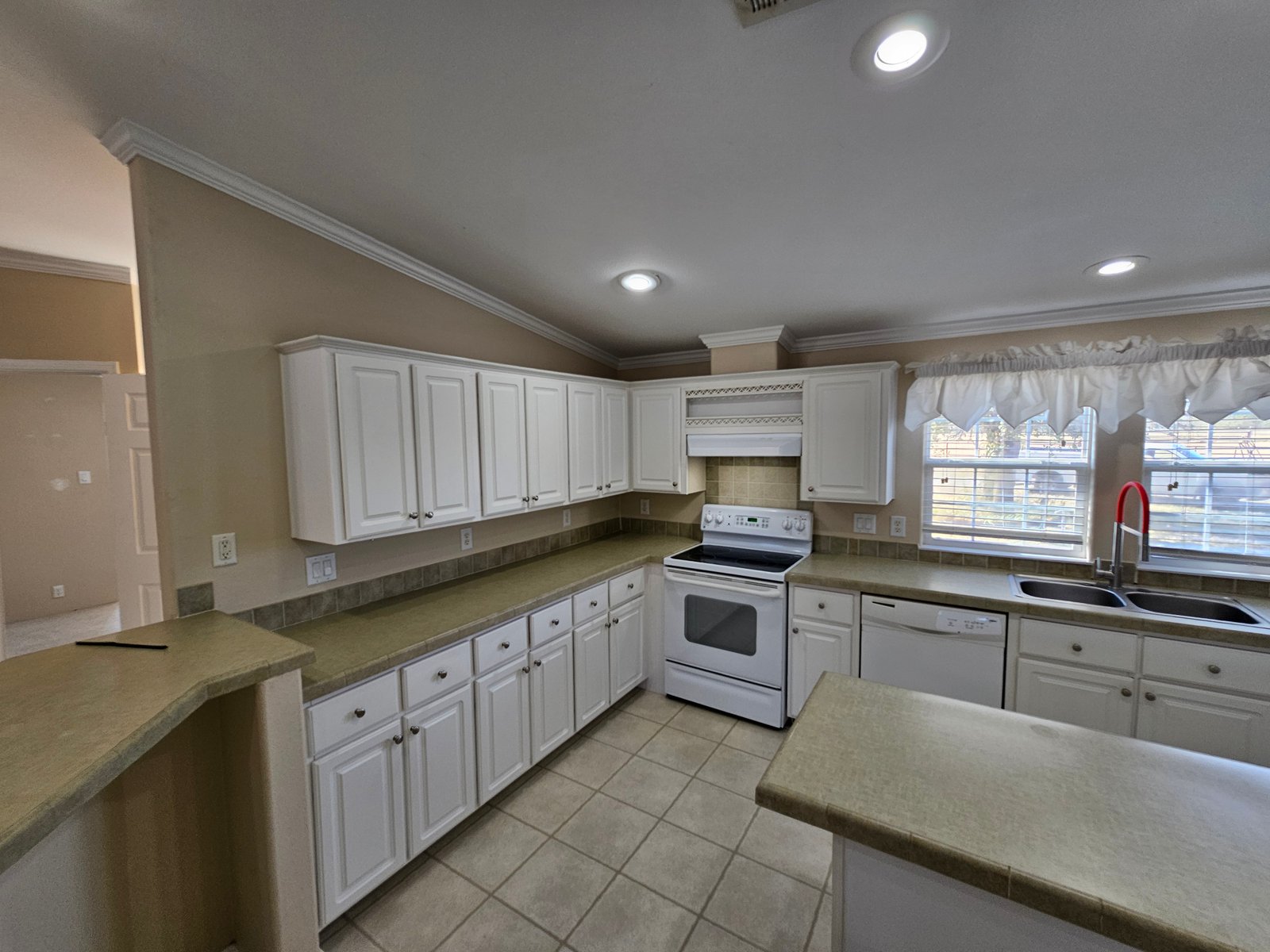 Interior painting project gallery - Project 136 - Image 22